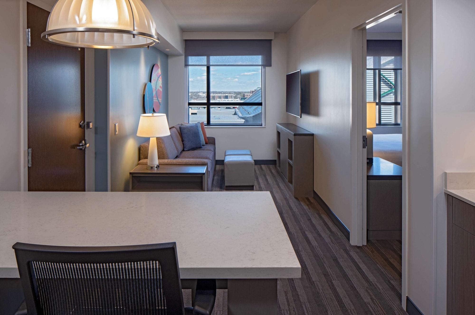 Hyatt House Indianapolis Downtown Hotel Екстериор снимка